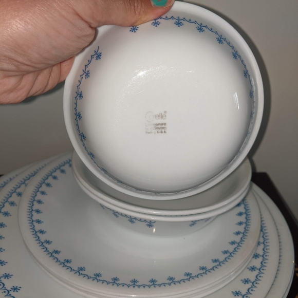 Vintage Corelle Snowflake - Picture 2 of 2